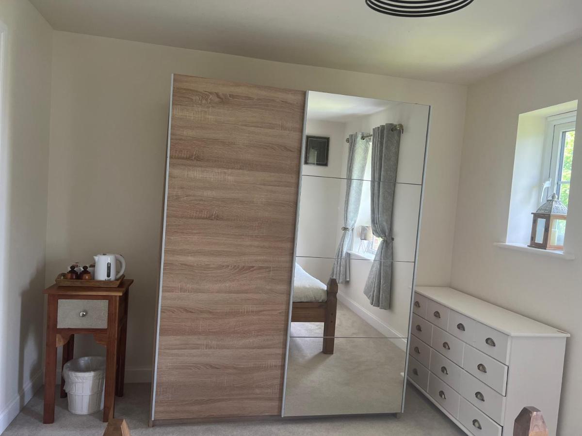 Caldecote Cosy Double Room With Private Bathroom Homestay מראה חיצוני תמונה